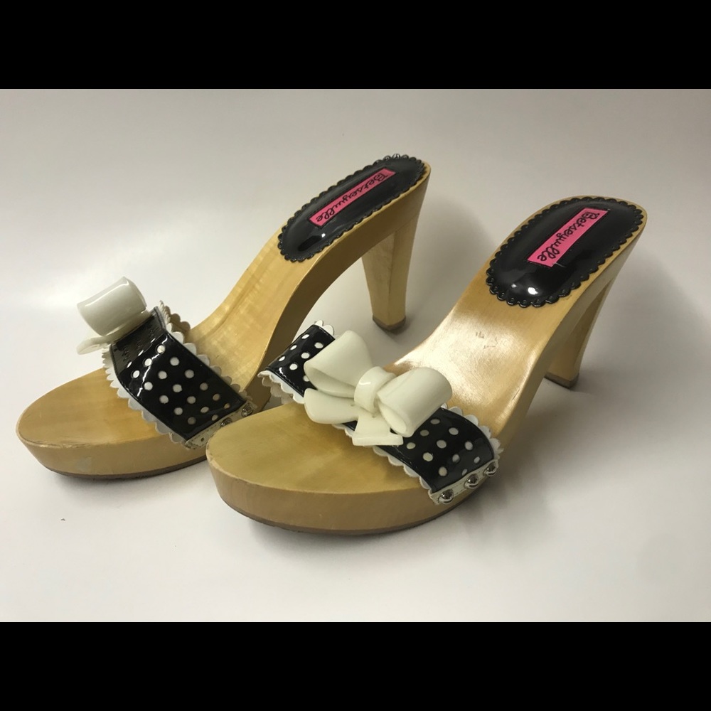 Wooden bow Betsey Johnson heels shoes black white kitten heels y2k vintage pinup